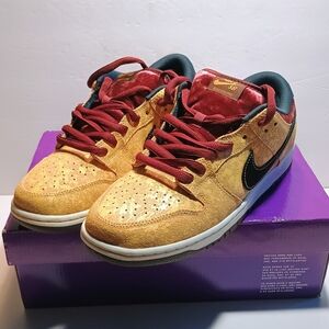 Nike Kids Sneakers - Gold and Burgundy
